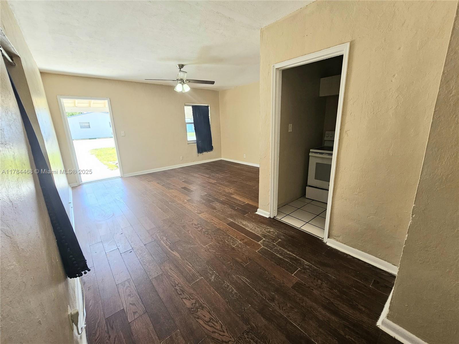 723 NW 15th Way