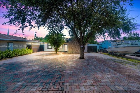 Photo of 411 N 61st Ave, Hollywood, FL 33024 (MLS # A11966997)