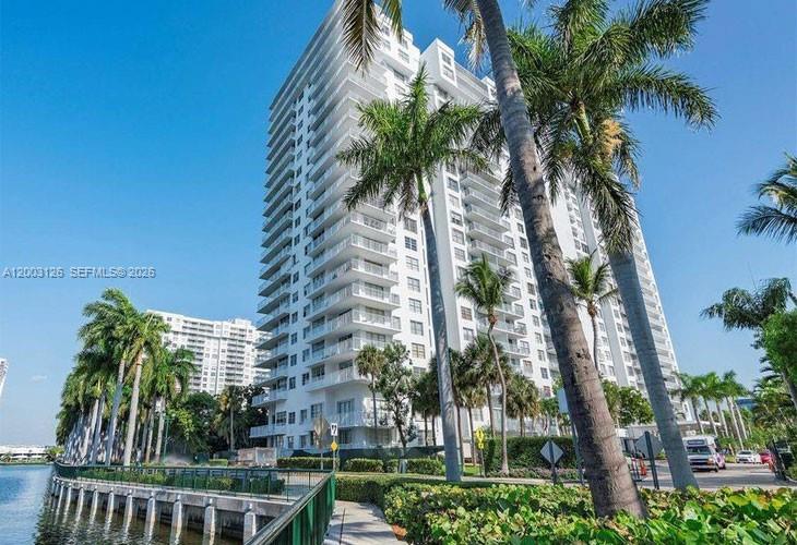 ADMIRALS PORT CONDO WEST - Residential
