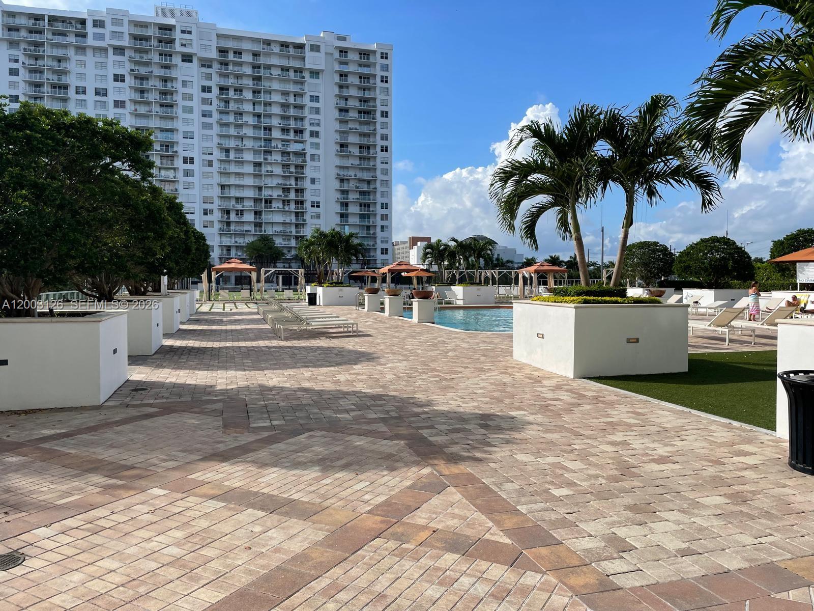 ADMIRALS PORT CONDO WEST - Residential