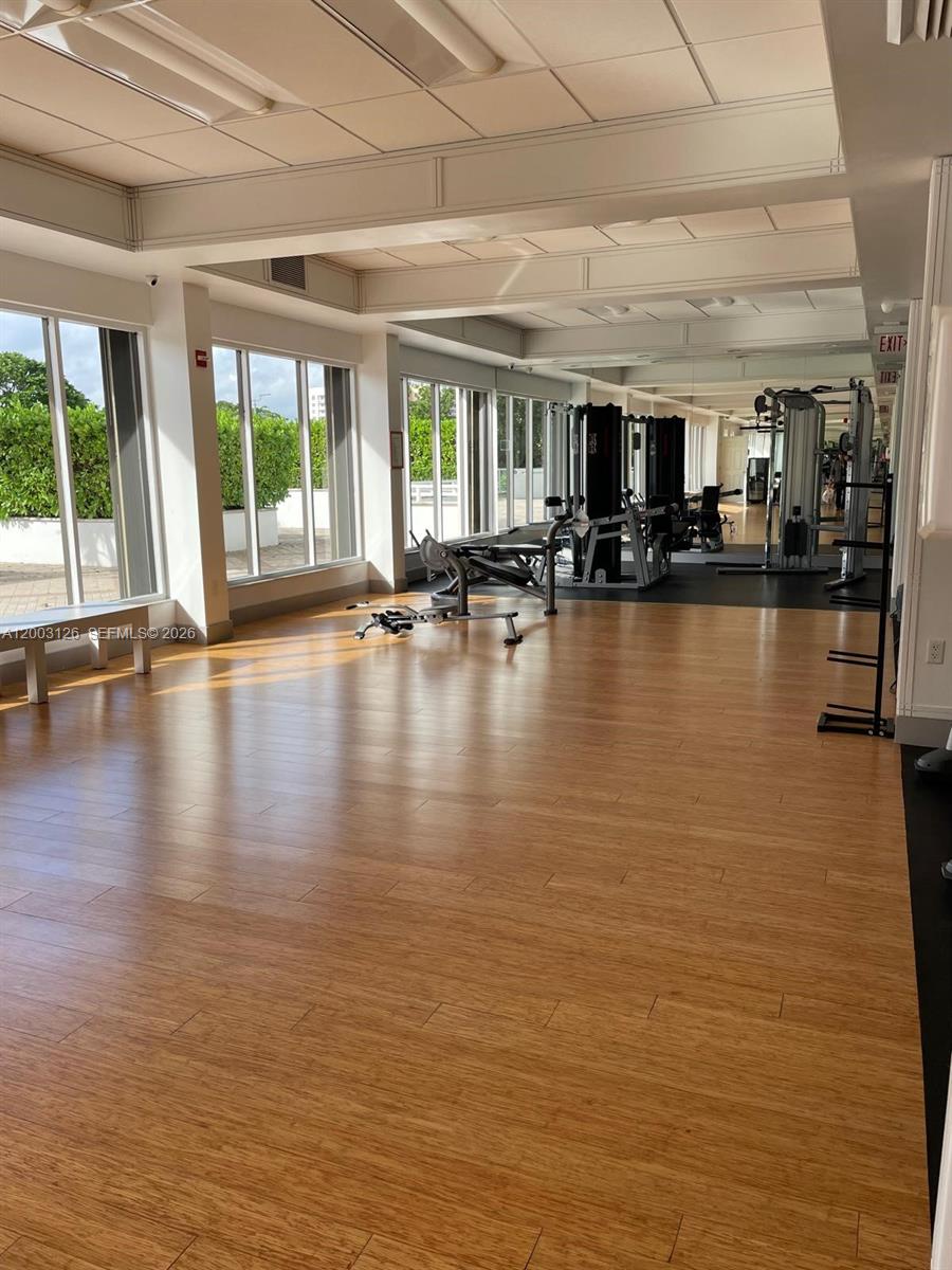 2851 NE 183rd St 509E