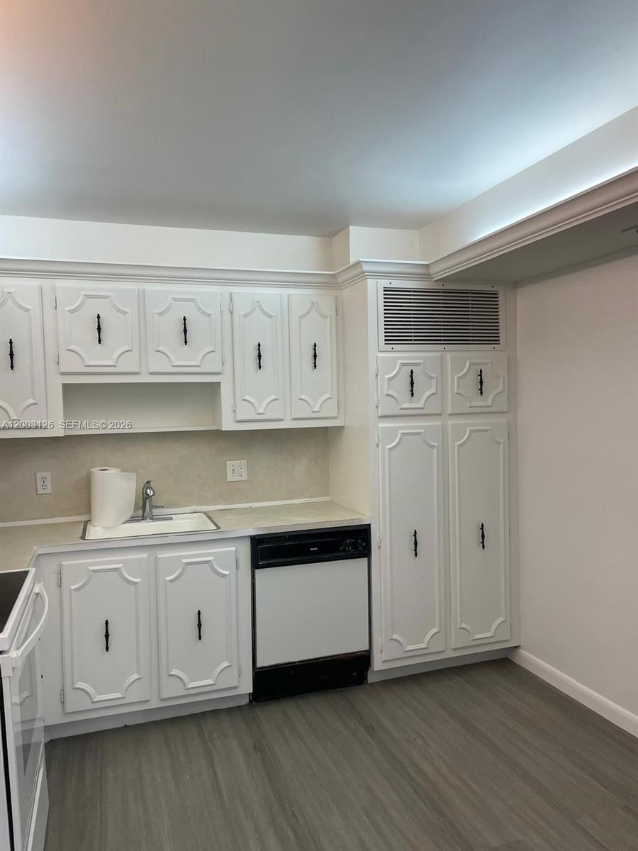 2851 NE 183rd St 509E