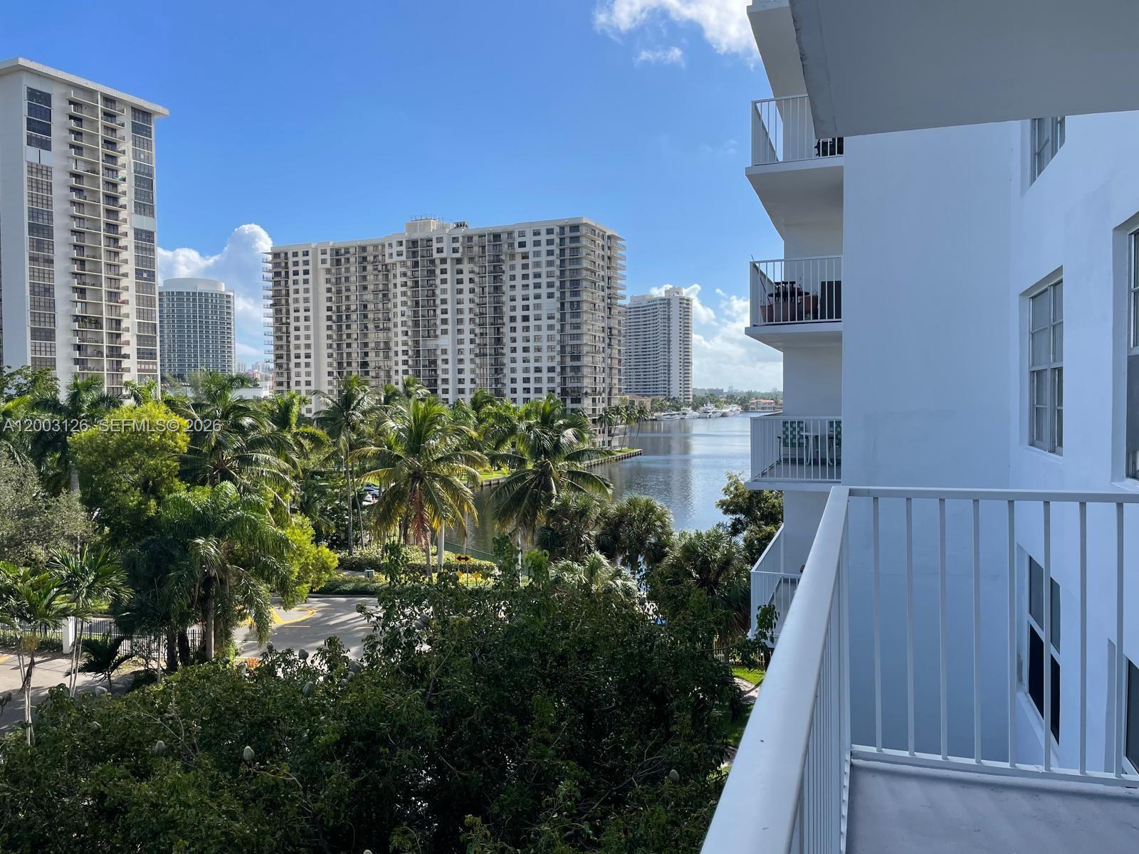 ADMIRALS PORT CONDO WEST - Residential