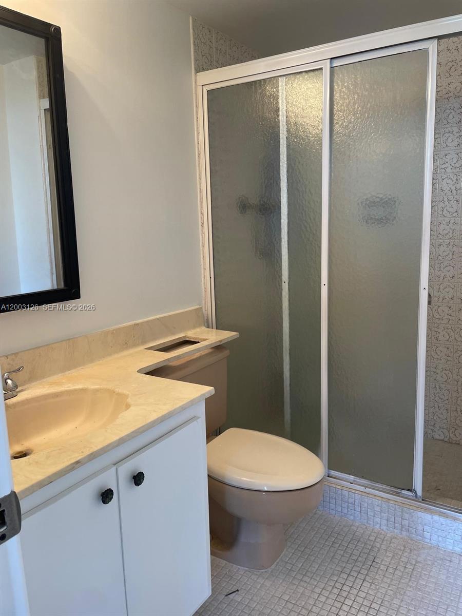 ADMIRALS PORT CONDO WEST - Residential