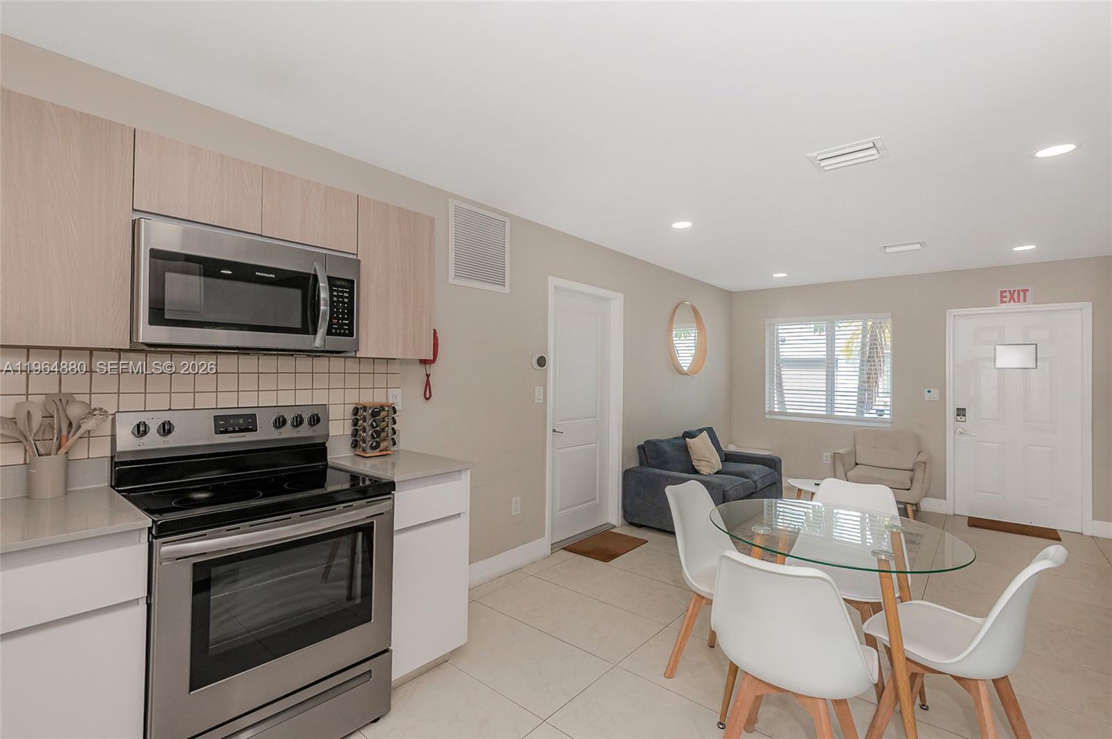 NORTH LAUDERDALE - Residential