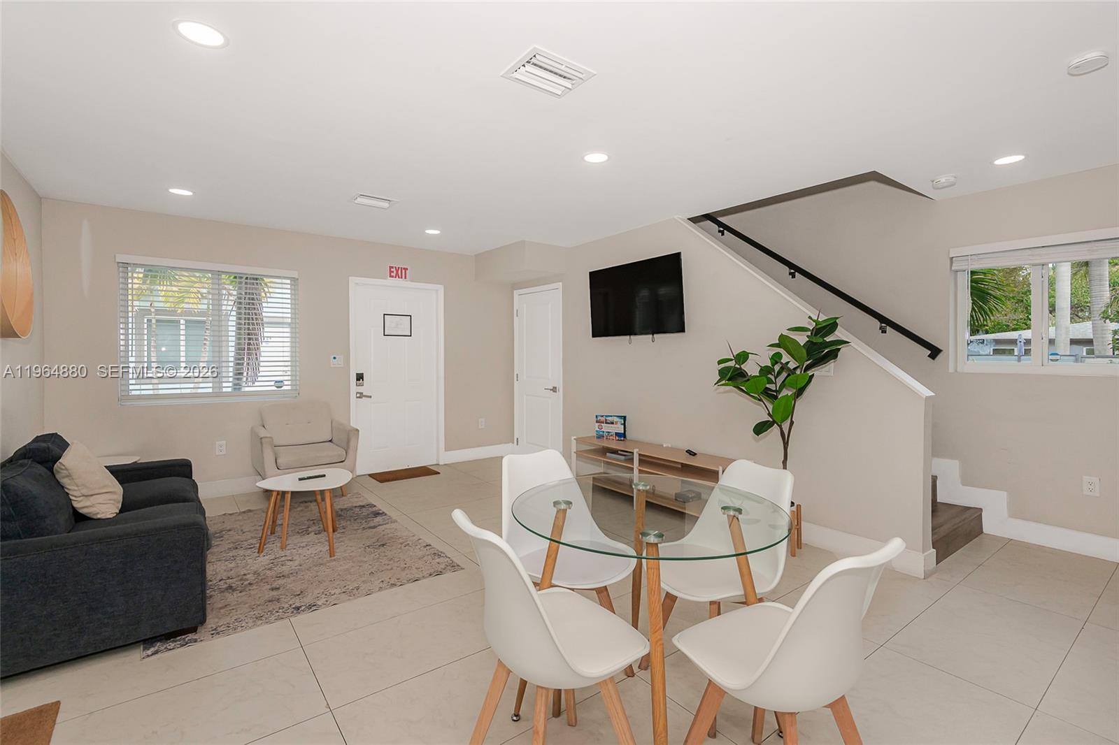 NORTH LAUDERDALE - Residential