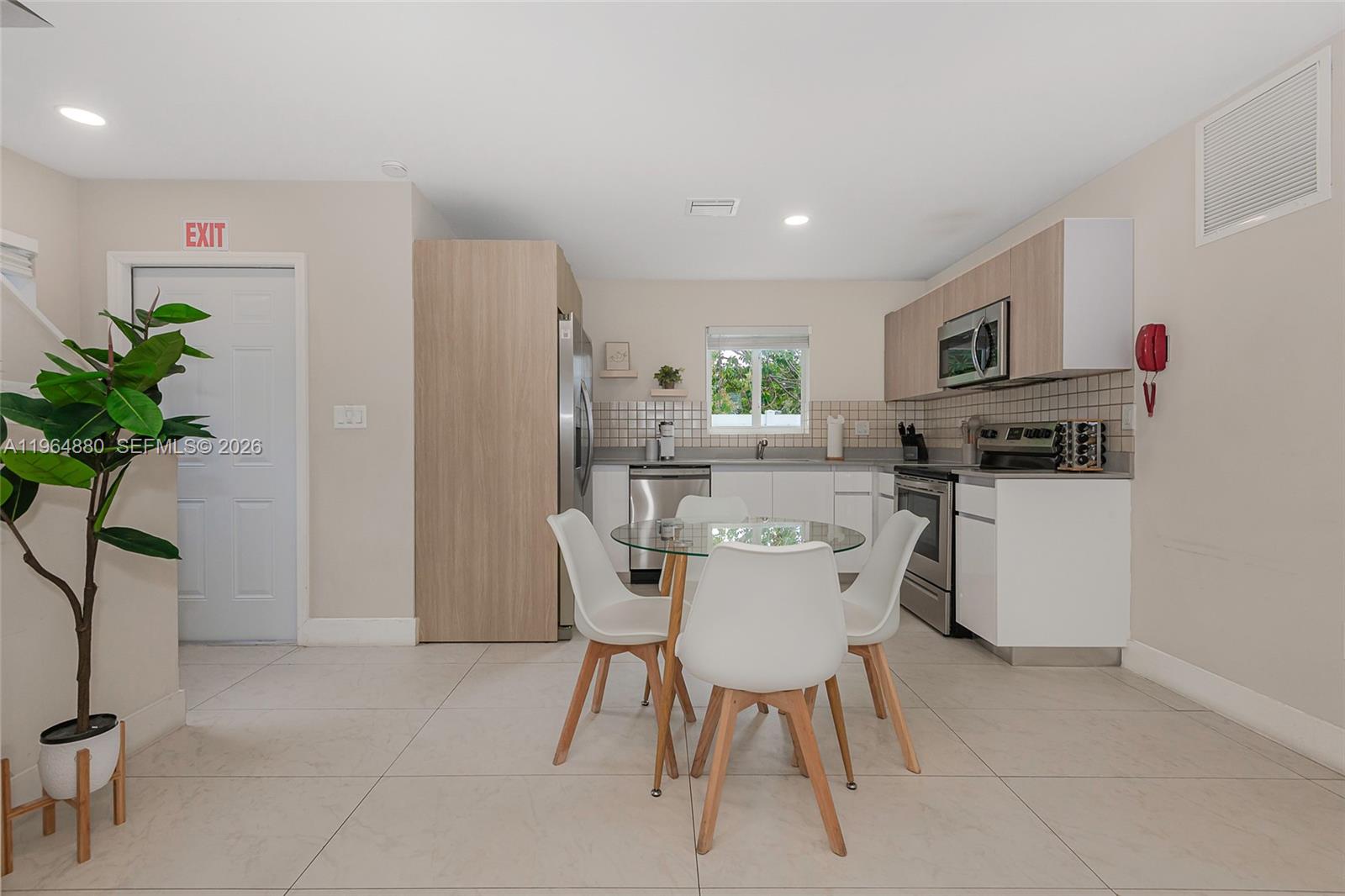 NORTH LAUDERDALE - Residential