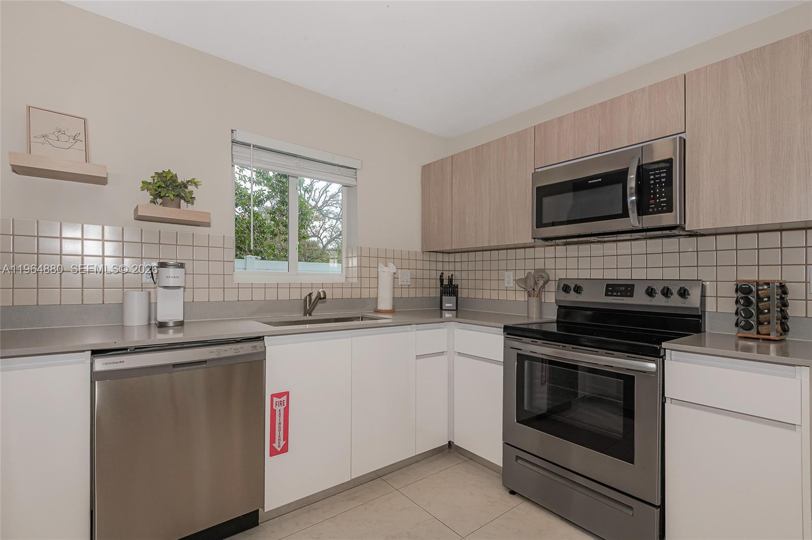 NORTH LAUDERDALE - Residential