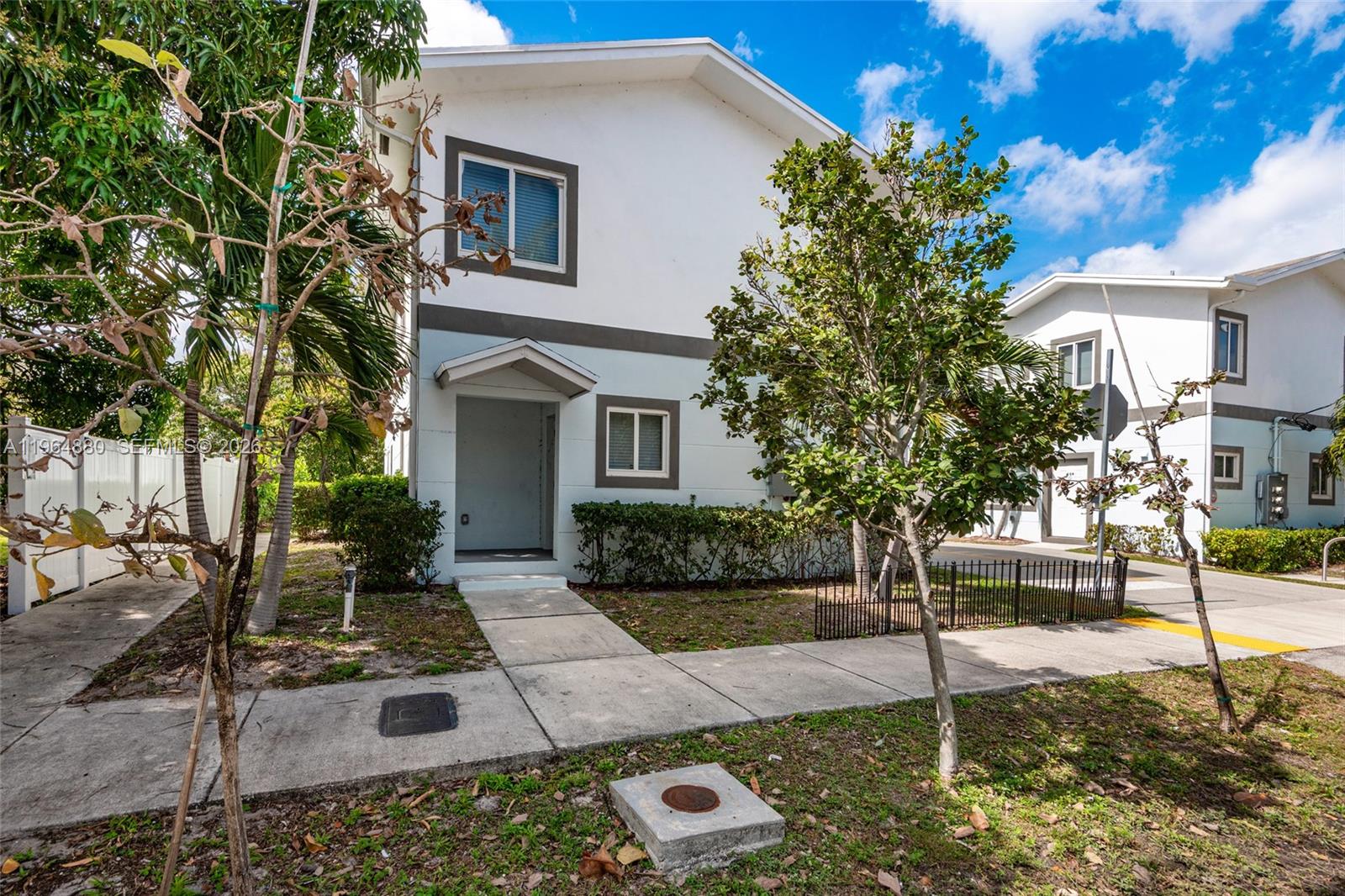 NORTH LAUDERDALE - Residential