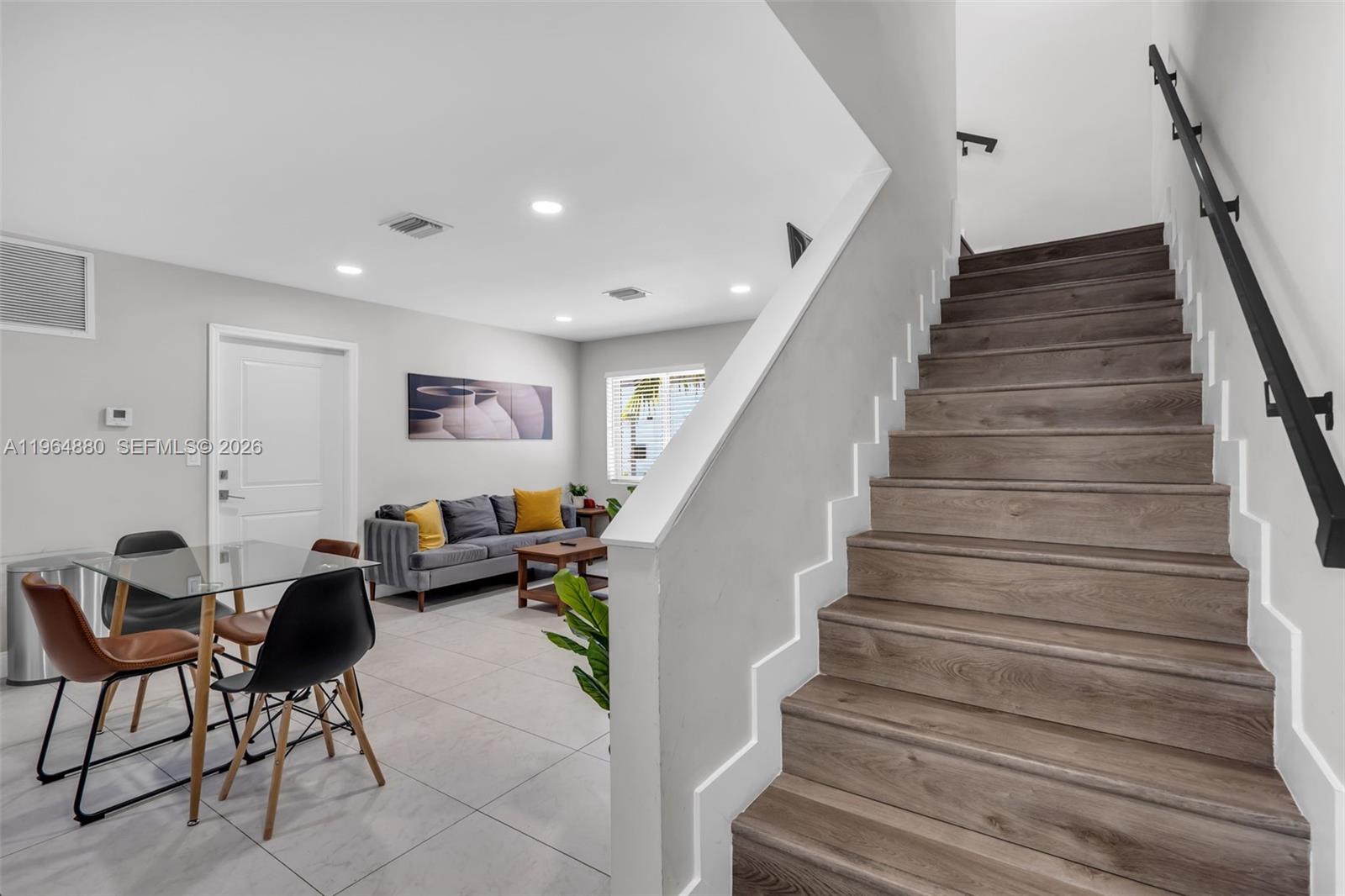 NORTH LAUDERDALE - Residential