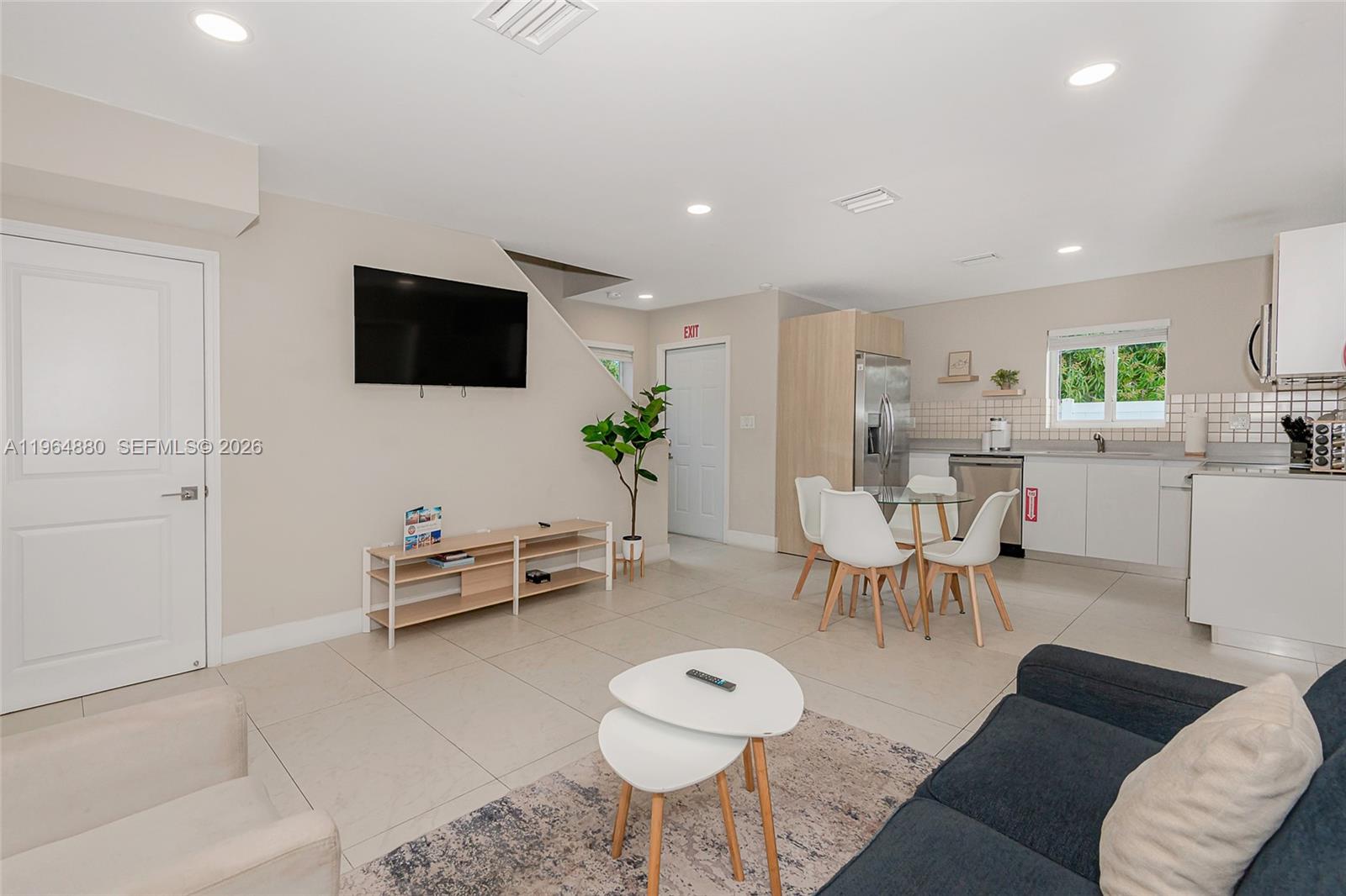 NORTH LAUDERDALE - Residential