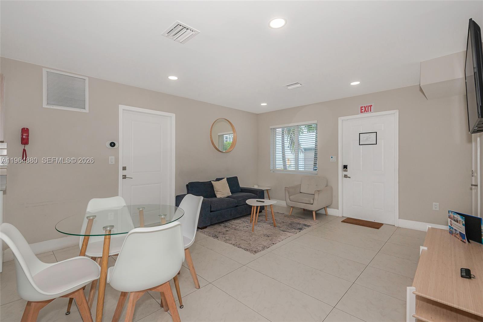 NORTH LAUDERDALE - Residential