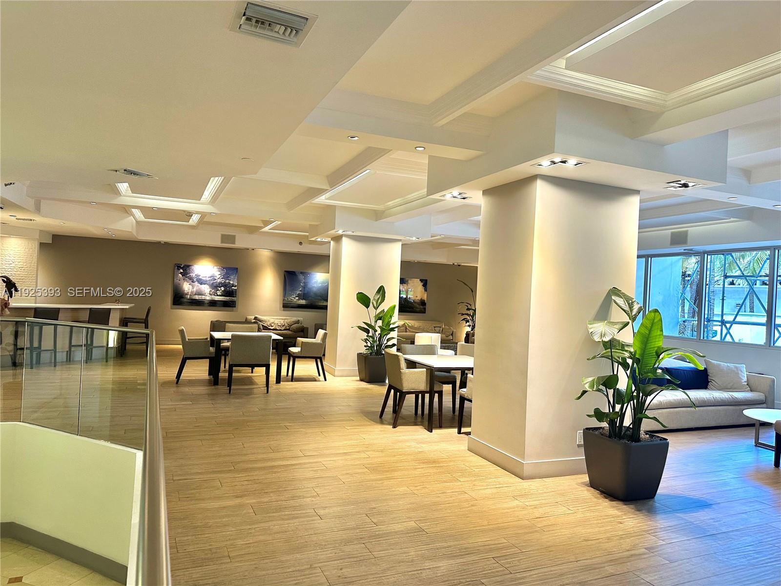 THE DECOPLAGE CONDO - Residential