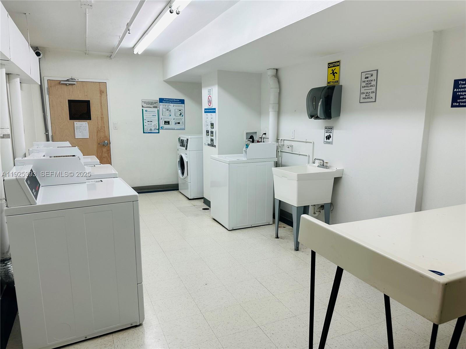 THE DECOPLAGE CONDO - Residential