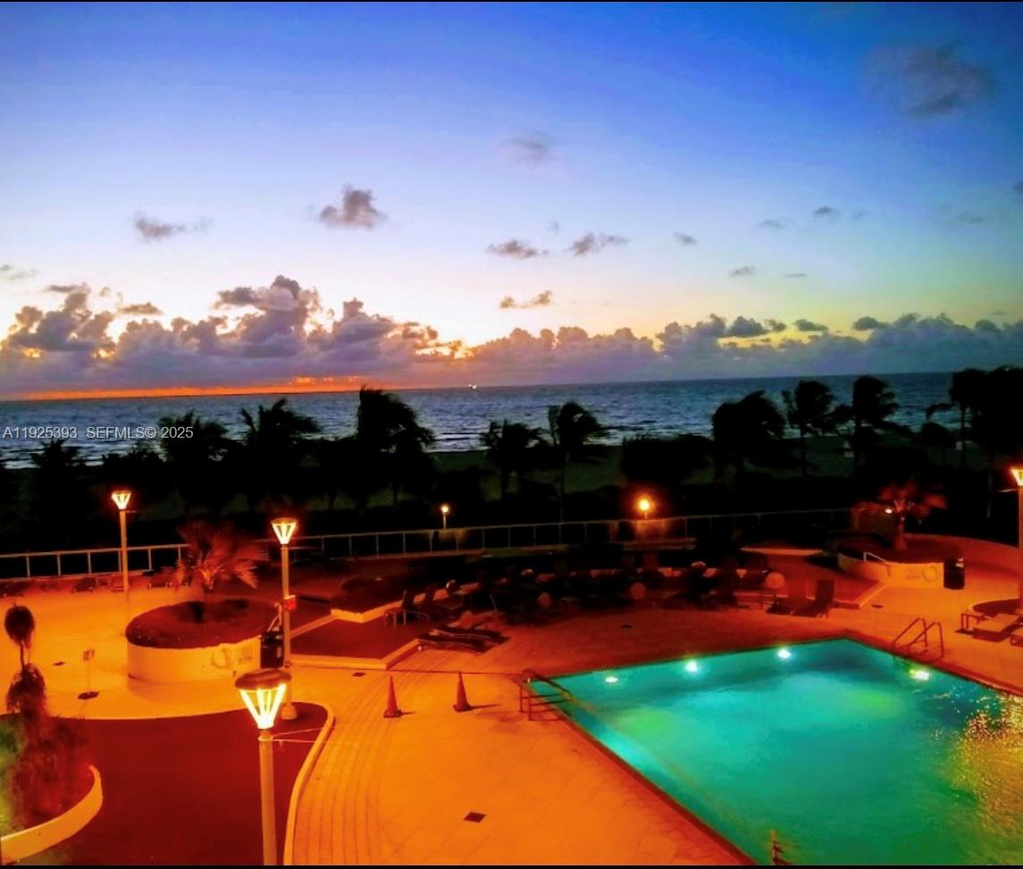 THE DECOPLAGE CONDO - Residential