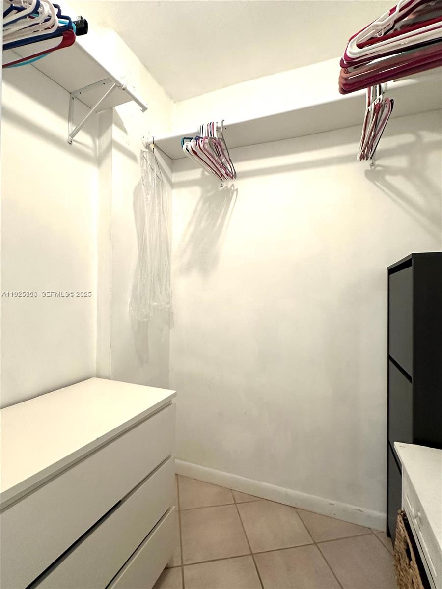 THE DECOPLAGE CONDO - Residential