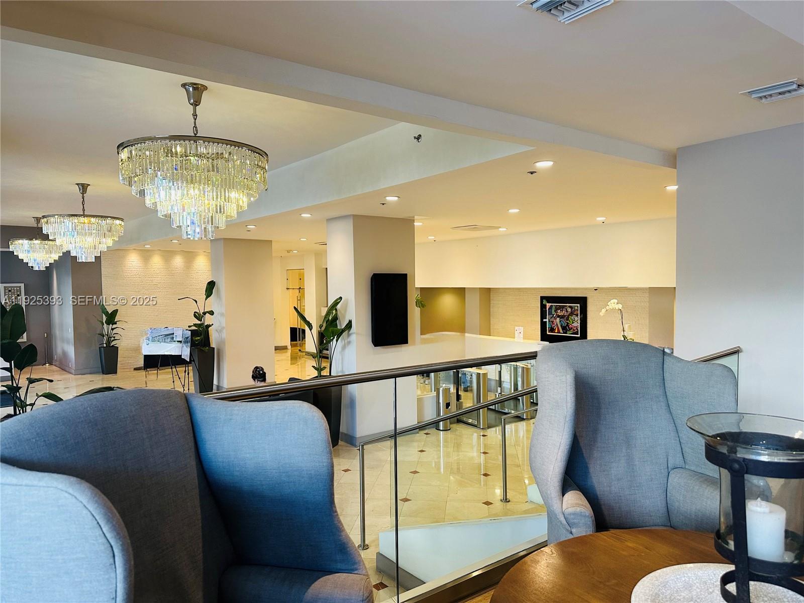 THE DECOPLAGE CONDO - Residential