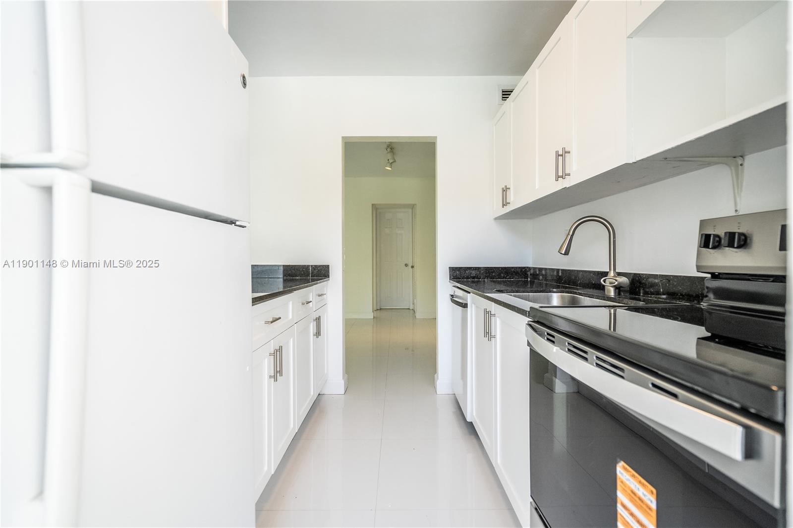 ISLE OF NORMANDY MIAMI VI - Residential Lease