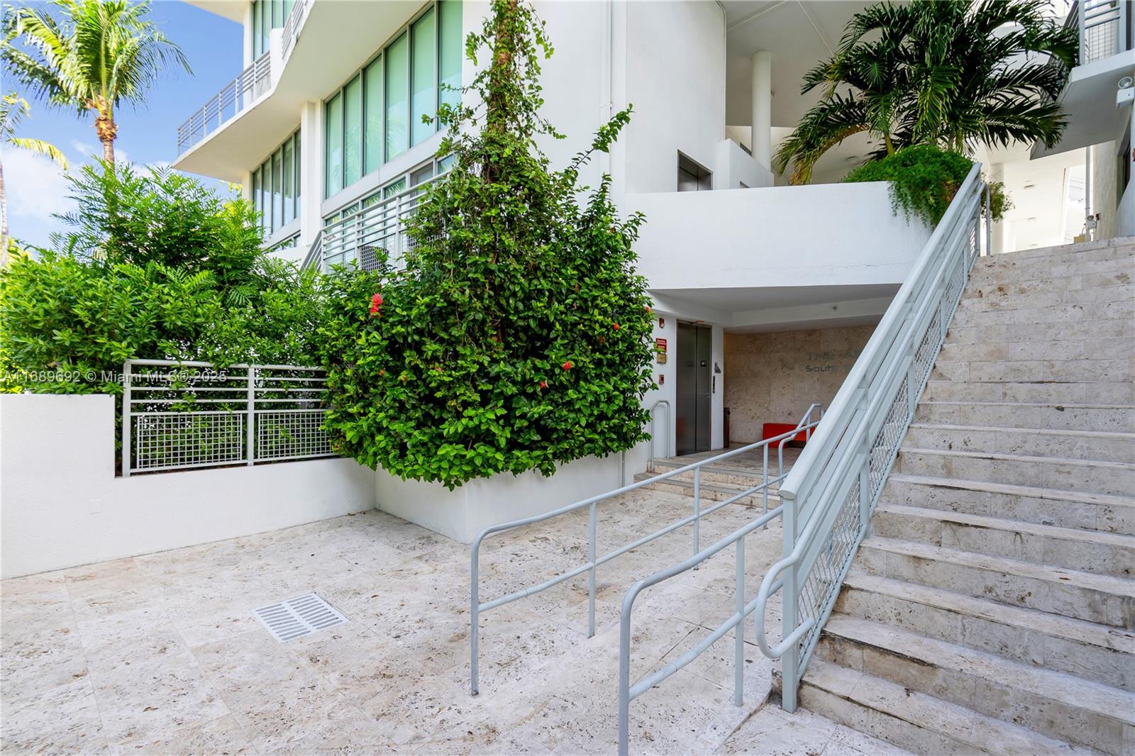 245 Michigan Ave LP-8