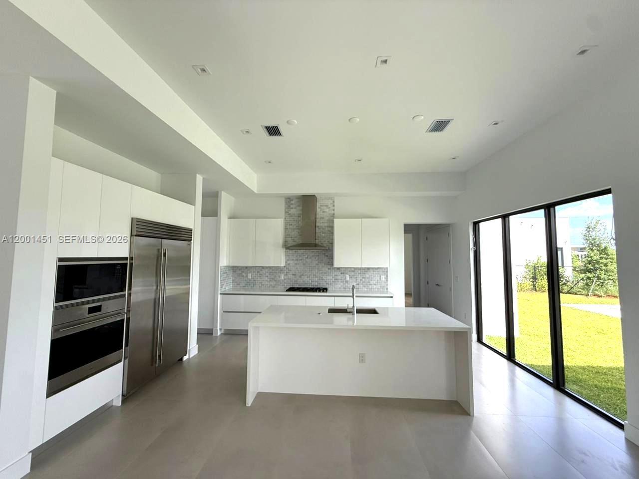 WESTON ESTATES - Residential