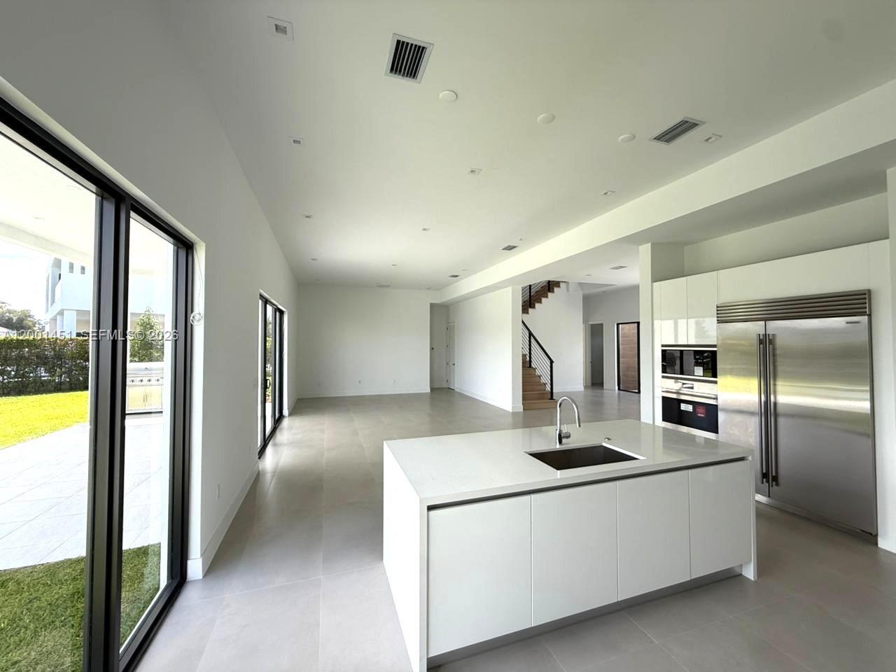 WESTON ESTATES - Residential