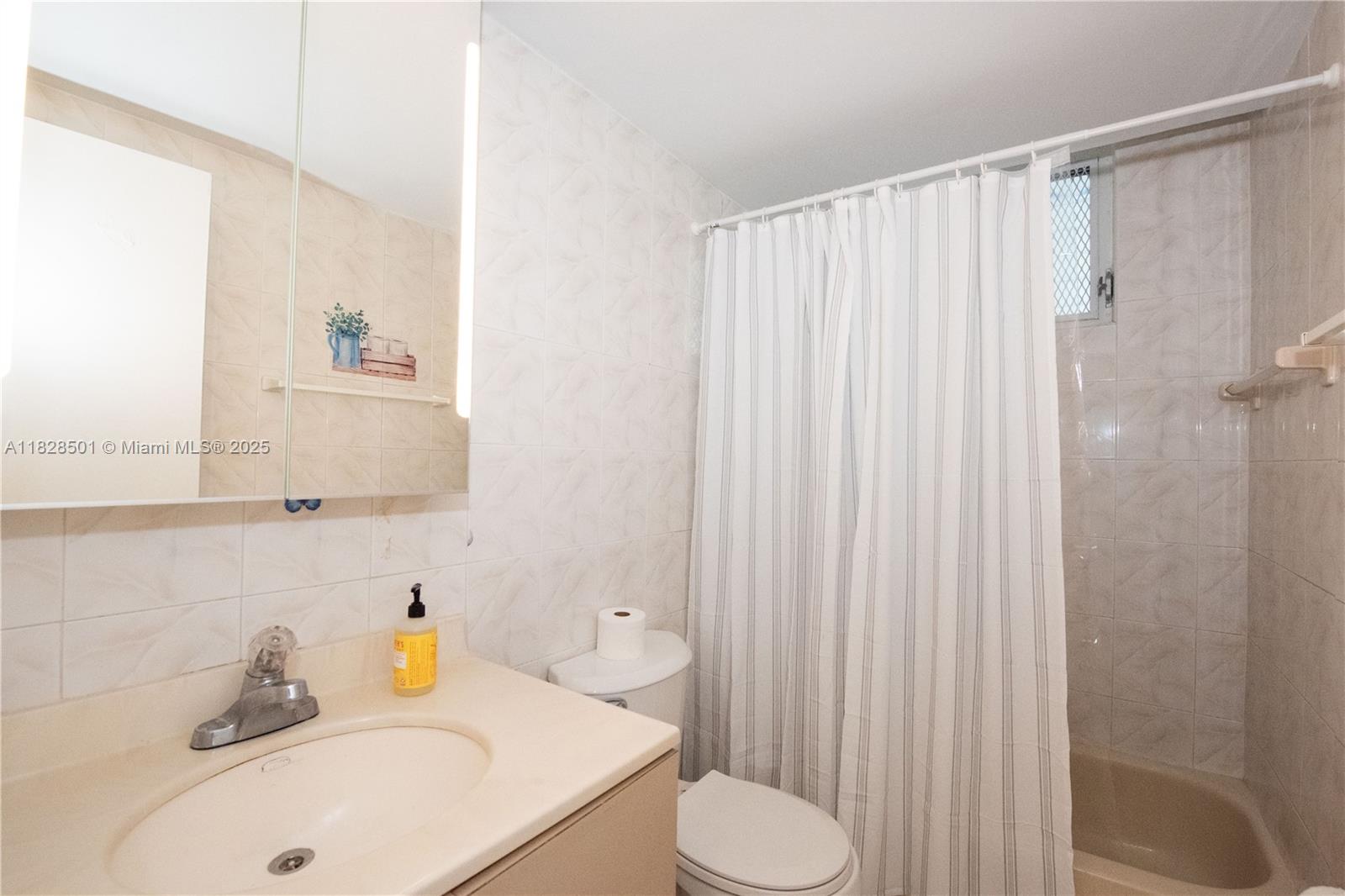 TOWER EAST INCORPORATED C - Residential Lease