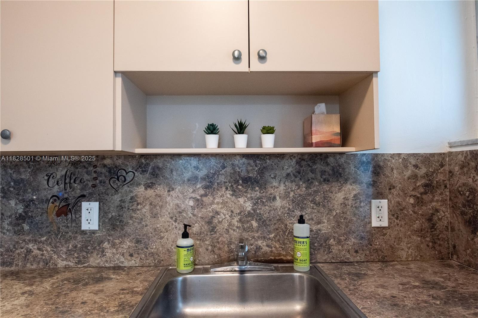 TOWER EAST INCORPORATED C - Residential Lease