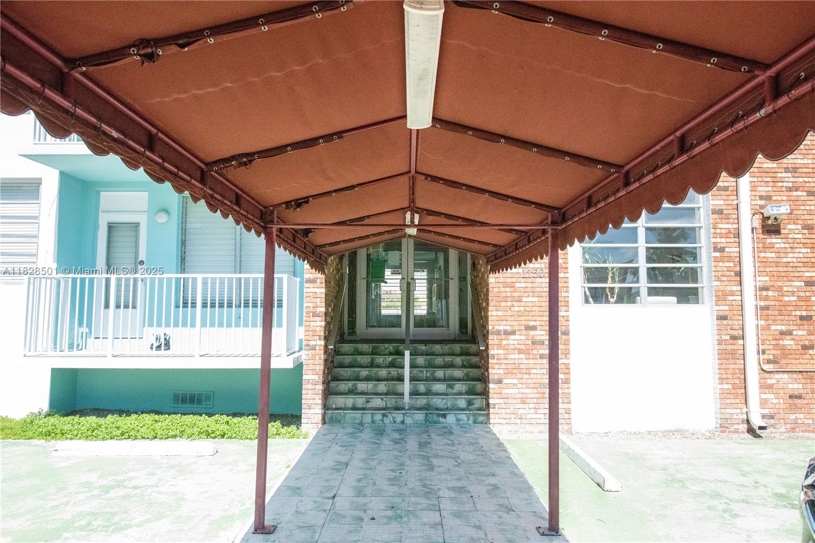 TOWER EAST INCORPORATED C - Residential Lease