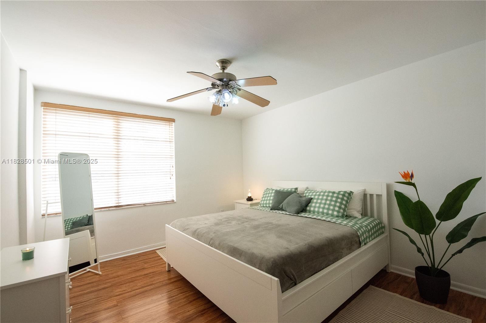 TOWER EAST INCORPORATED C - Residential Lease