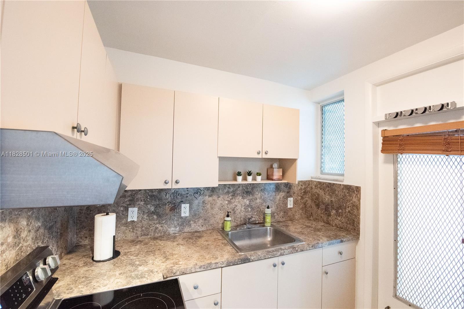 TOWER EAST INCORPORATED C - Residential Lease