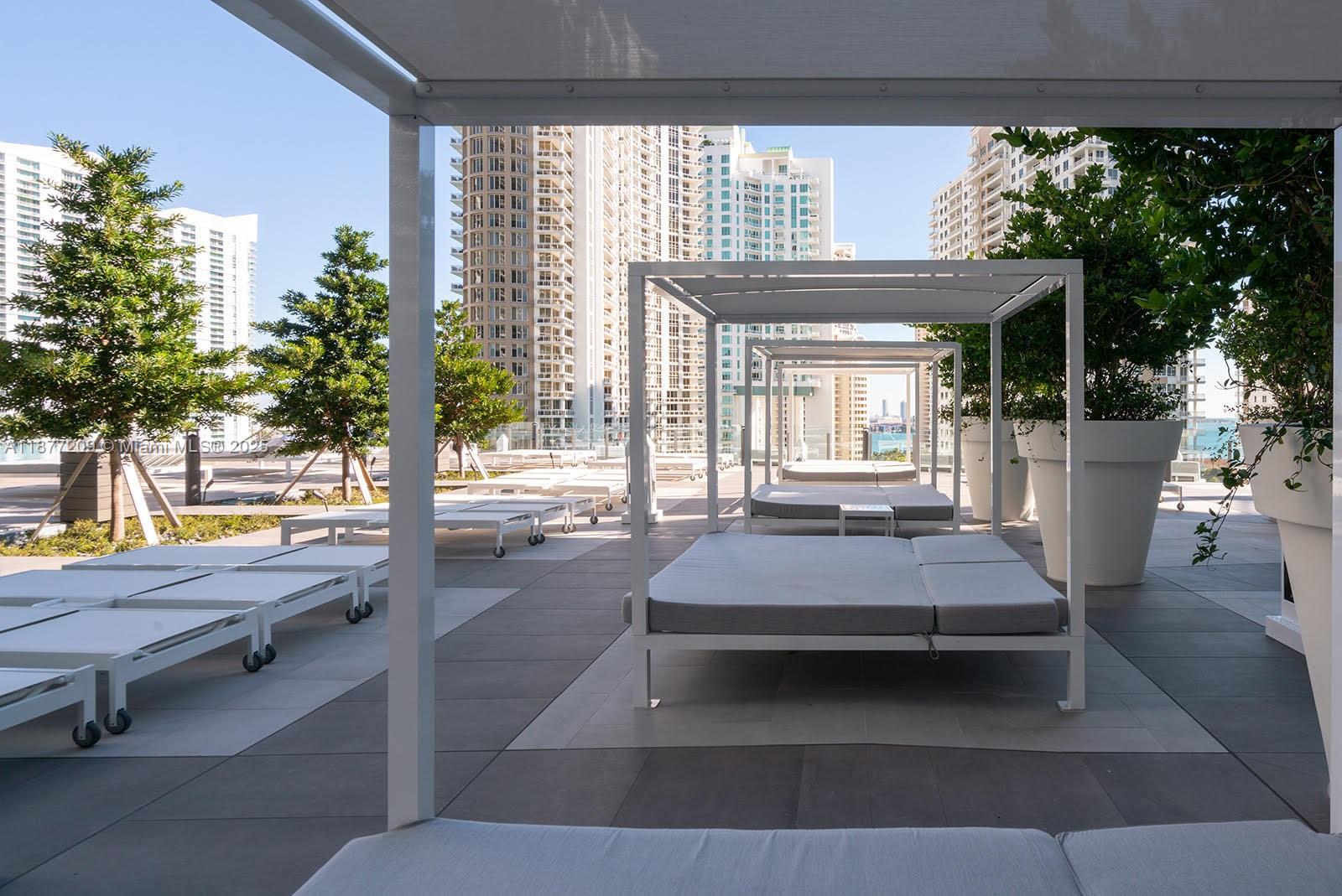 ICON BRICKELL CONDO NO 3 - Residential