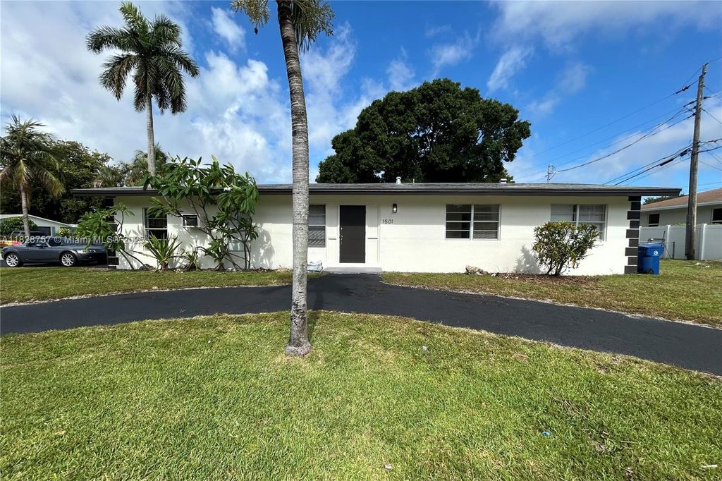 Photo of 1501 SW 21st St, Fort Lauderdale, FL 33315 (MLS # A11828757)