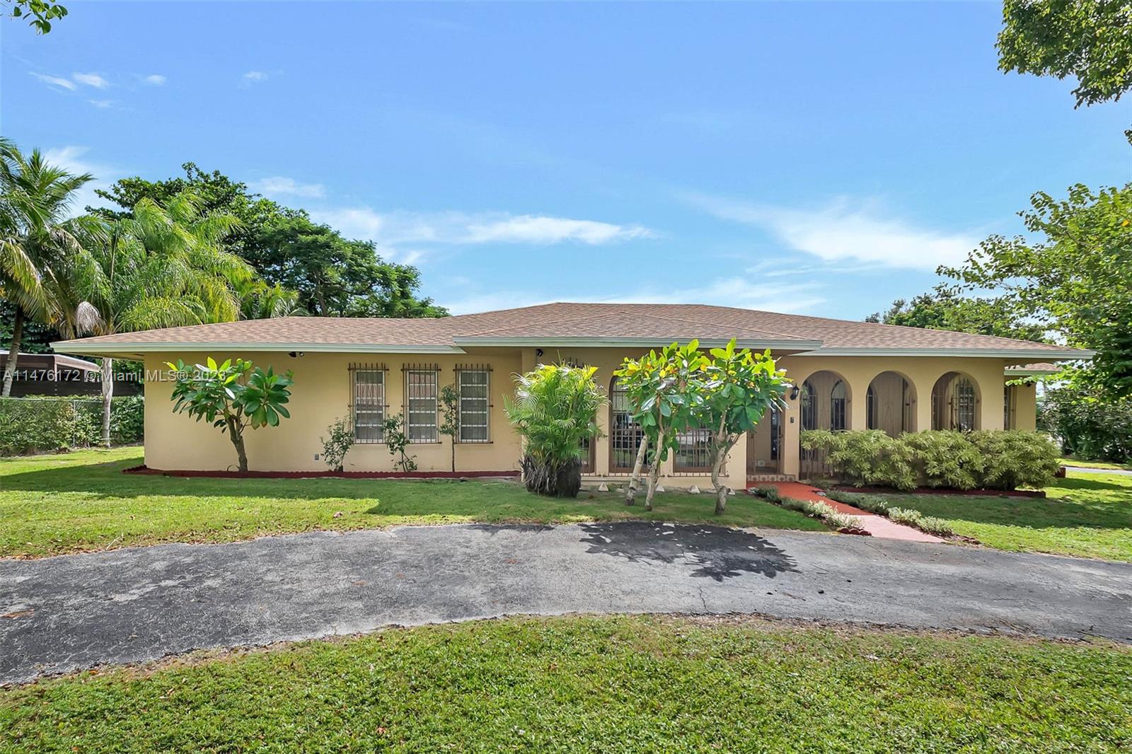 Palmetto Bay, Florida 33176, United States, 3 Bedrooms Bedrooms, ,2 BathroomsBathrooms,Residential,Active,69301