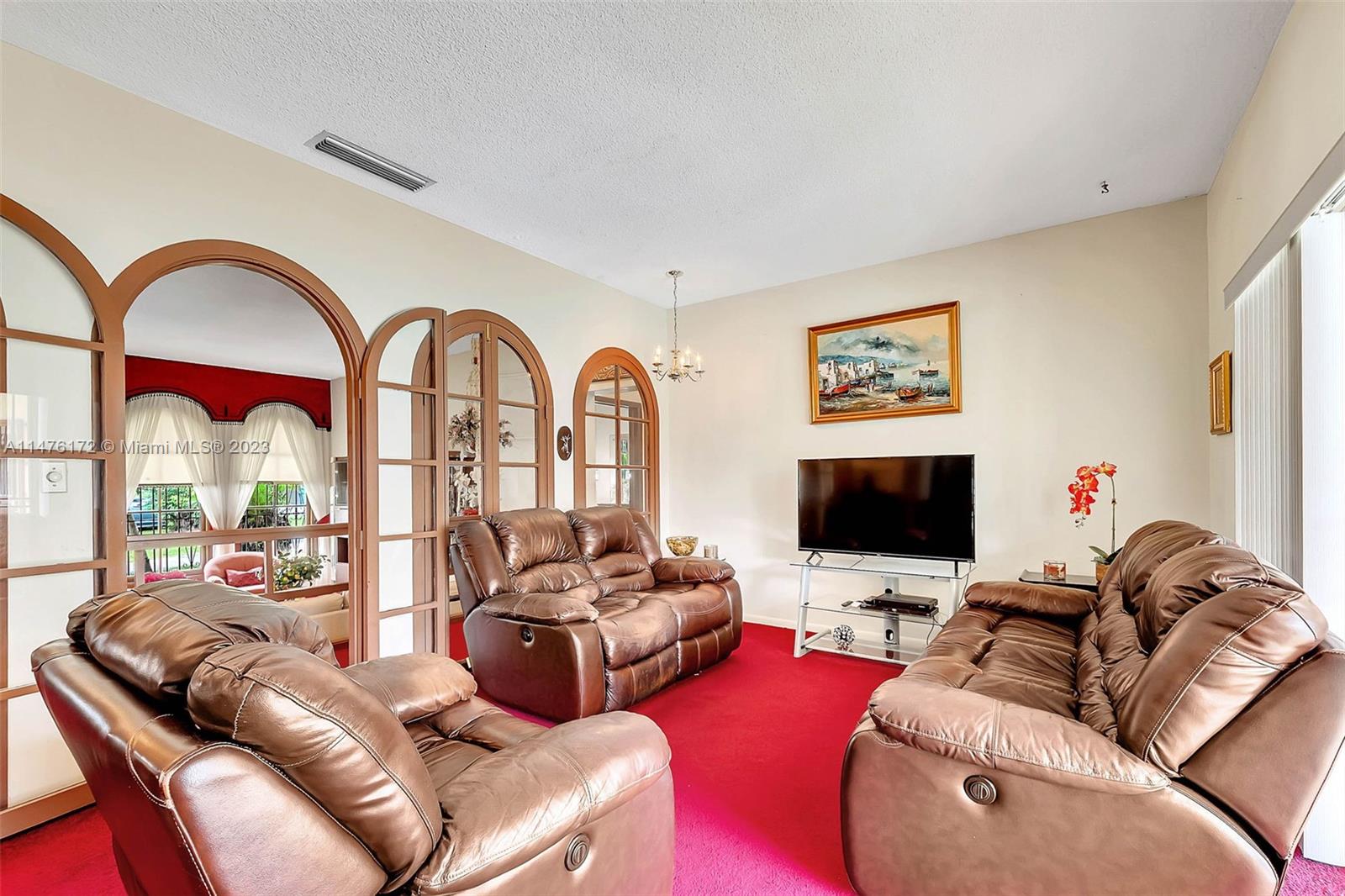 Palmetto Bay, Florida 33176, United States, 3 Bedrooms Bedrooms, ,2 BathroomsBathrooms,Residential,Active,69301