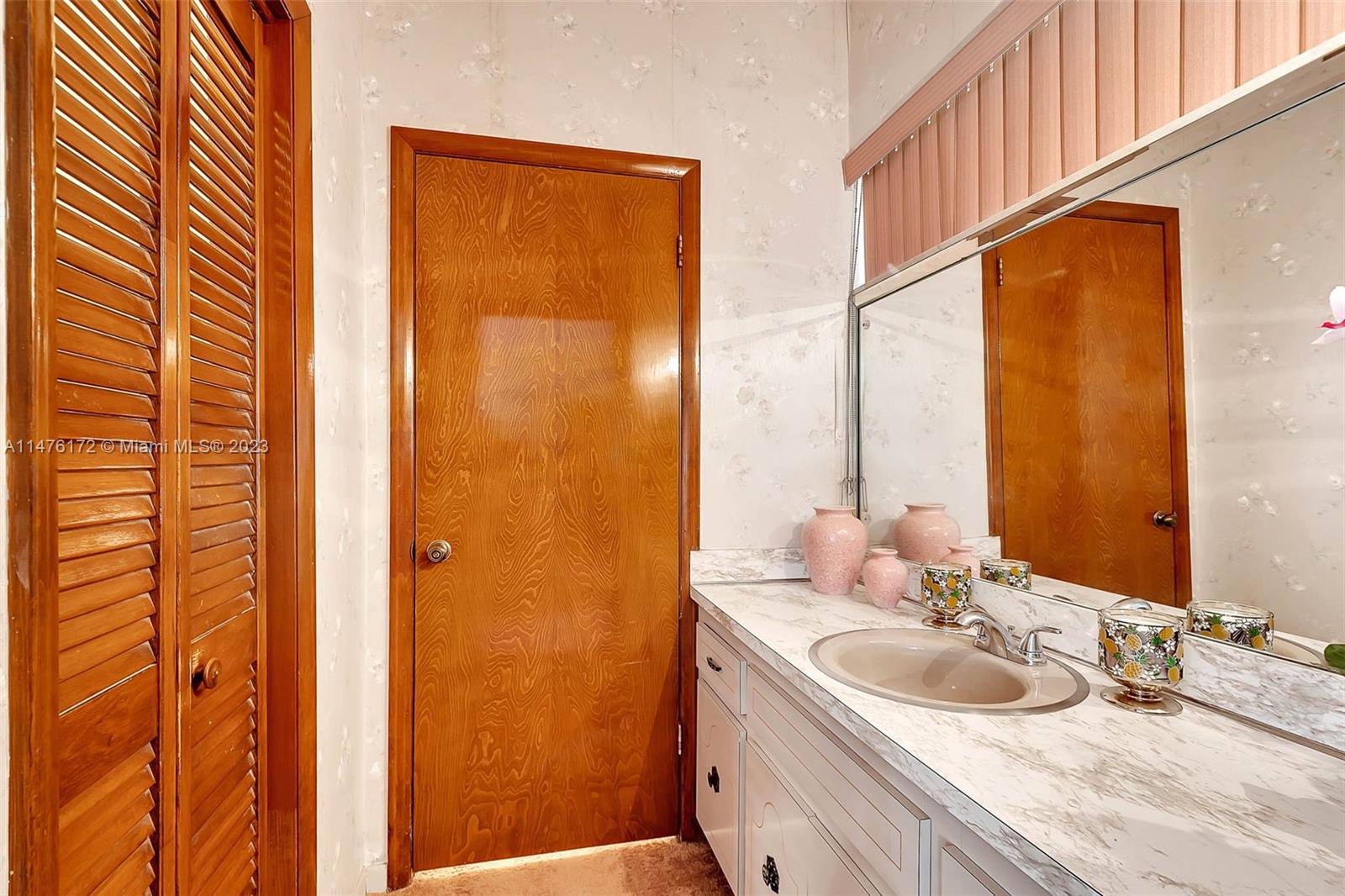 Palmetto Bay, Florida 33176, United States, 3 Bedrooms Bedrooms, ,2 BathroomsBathrooms,Residential,Active,69301