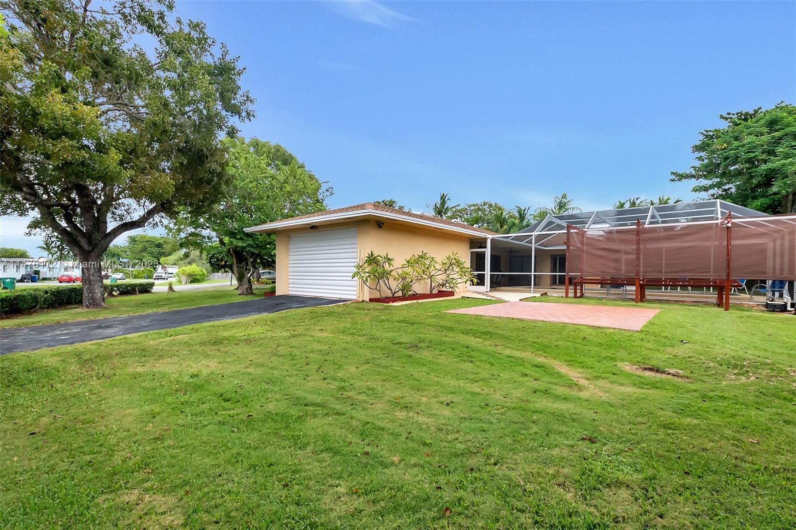 Palmetto Bay, Florida 33176, United States, 3 Bedrooms Bedrooms, ,2 BathroomsBathrooms,Residential,Active,69301