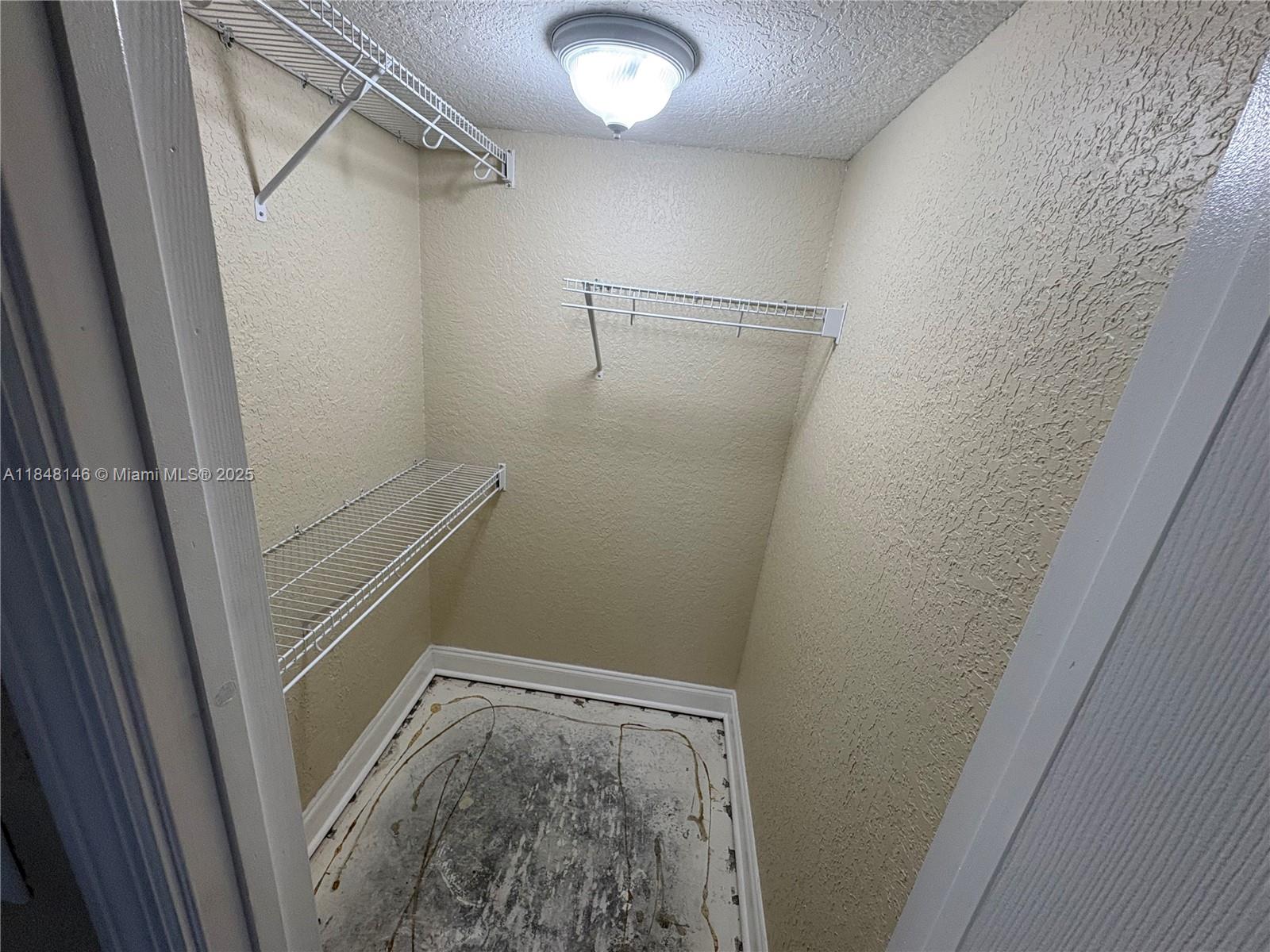 WELLEBY UNIT SIX - Residential