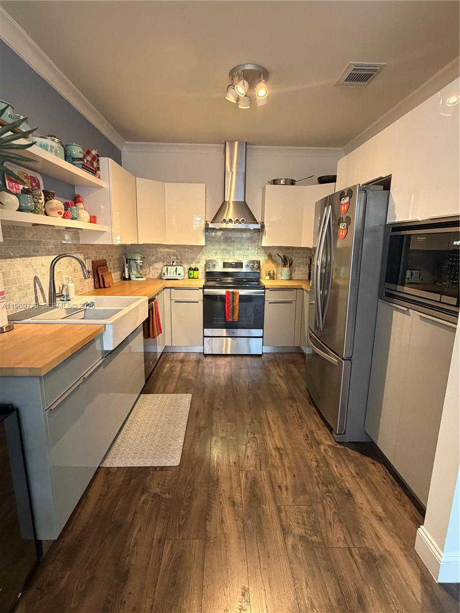 WEST LAKE VILLAGE PLAT - Residential