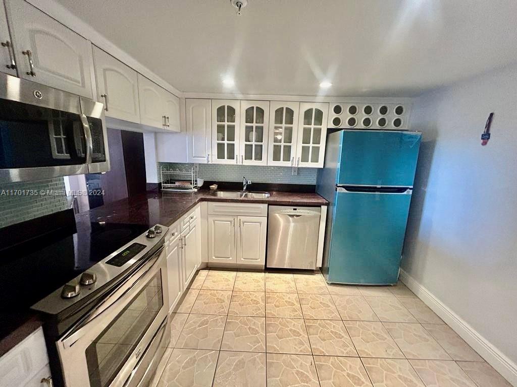 2625 Collins Ave 1710