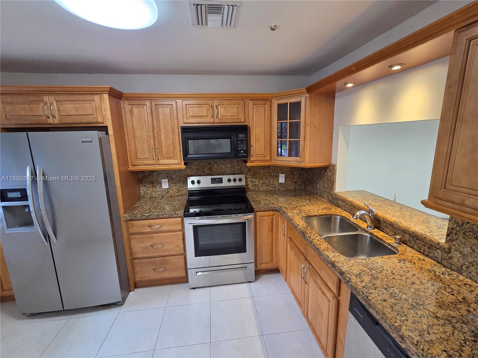 VILLAS OF BONAVENTURE AT - Residential Lease