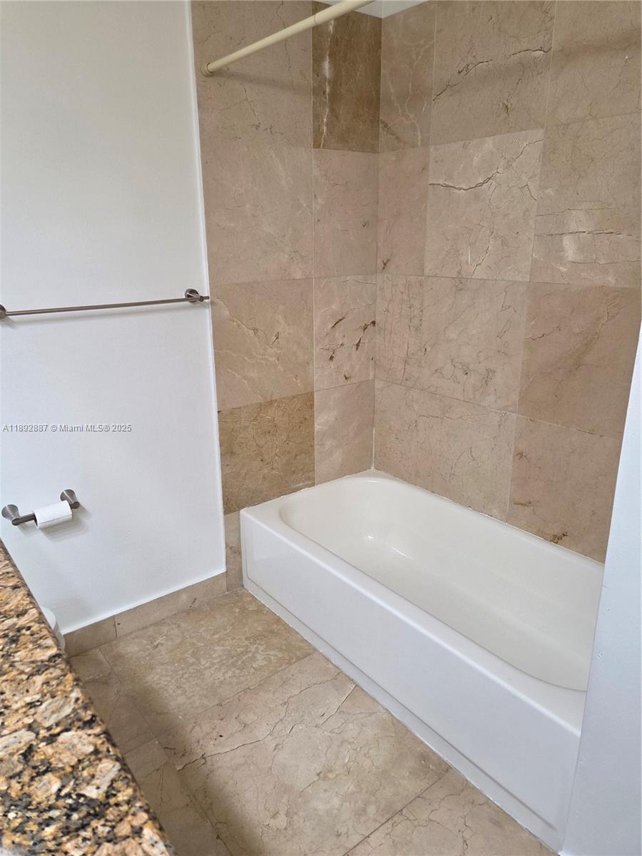 VILLAS OF BONAVENTURE AT - Residential Lease