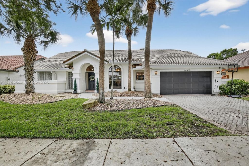 Photo of 10910 NW 18th Ct, Plantation, FL 33322 (MLS # A11993254)