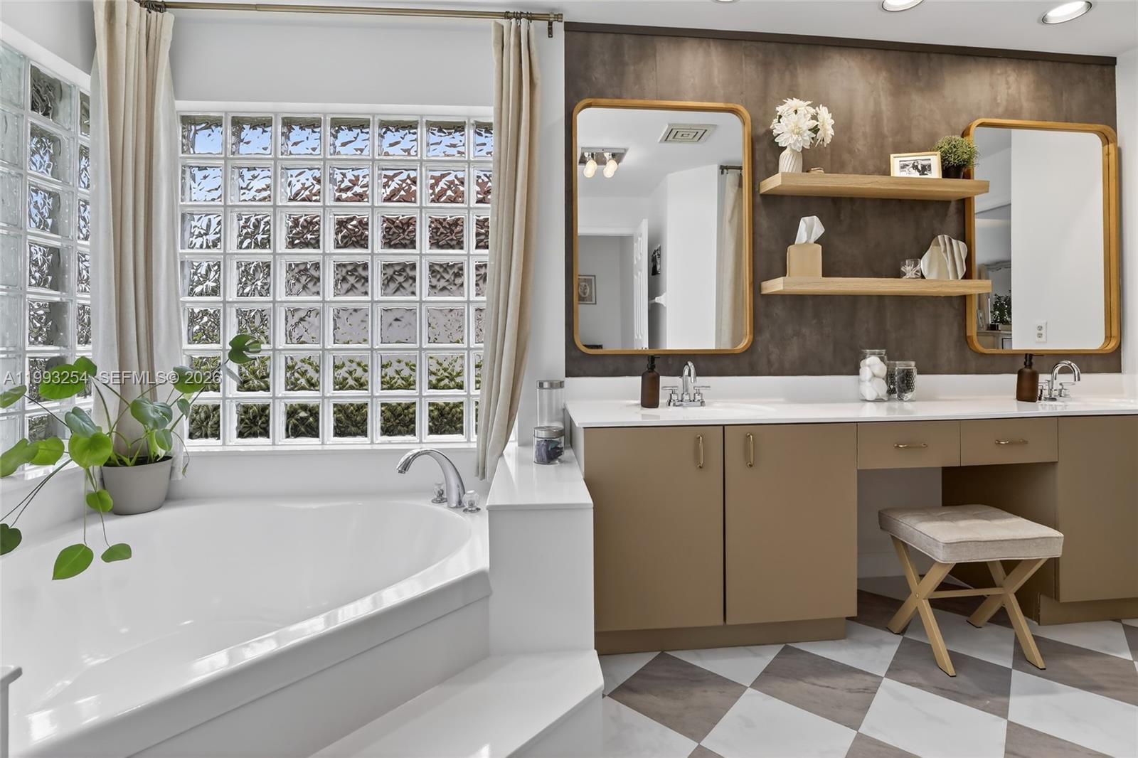 ¤JACARANDA PARCEL 108 - Residential