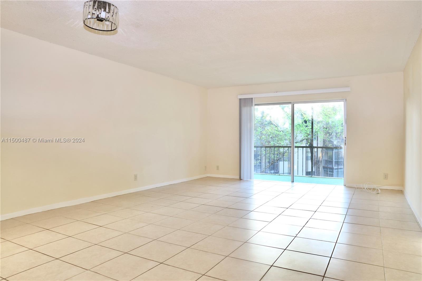 INVERRARY COUNTRY CLUB - Residential