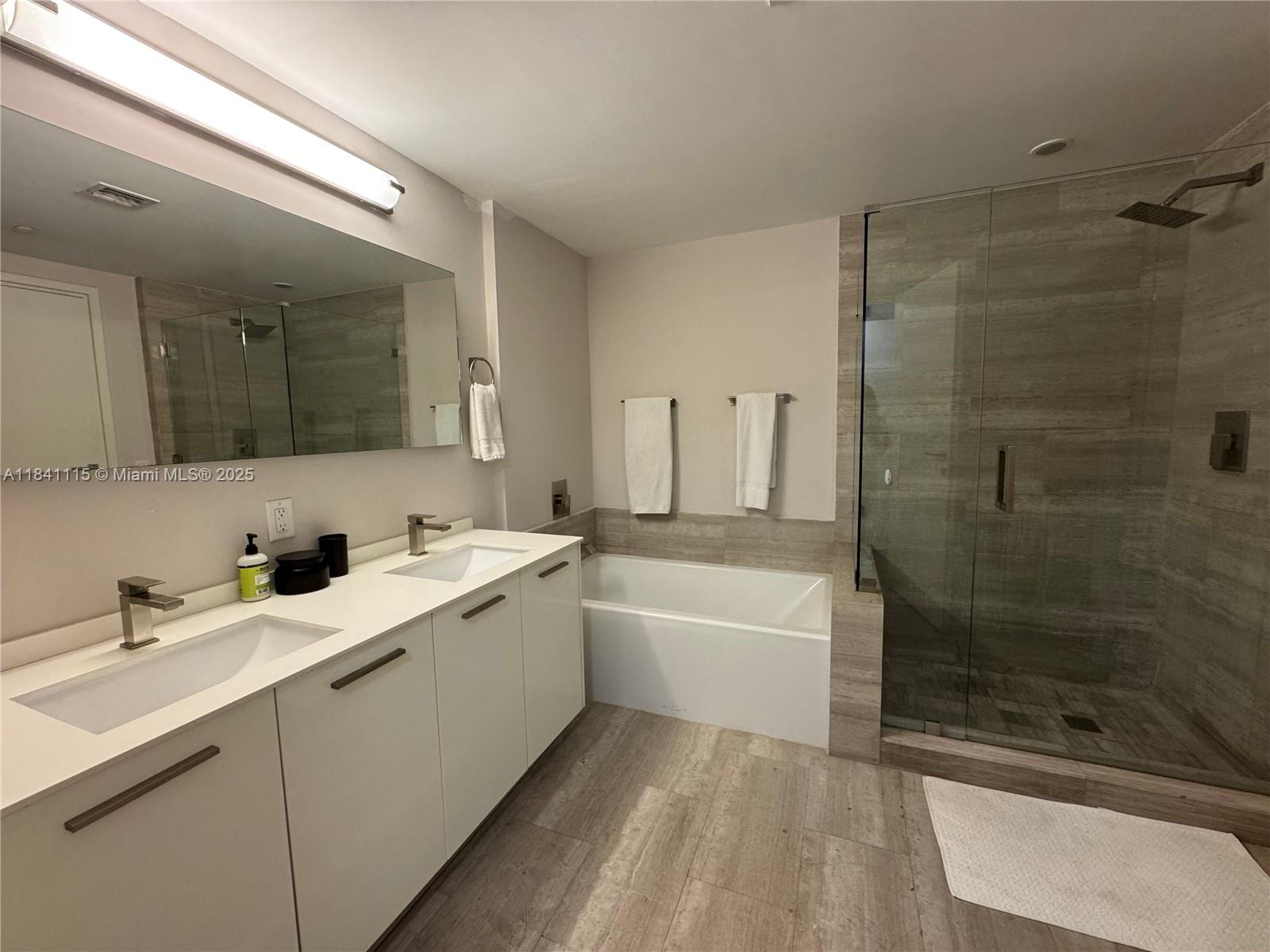 BRICKELLHOUSE CONDO - Residential