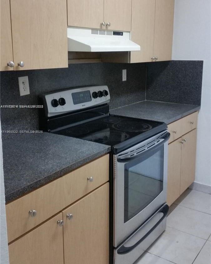 OLAS AZULES CONDO - Residential Lease