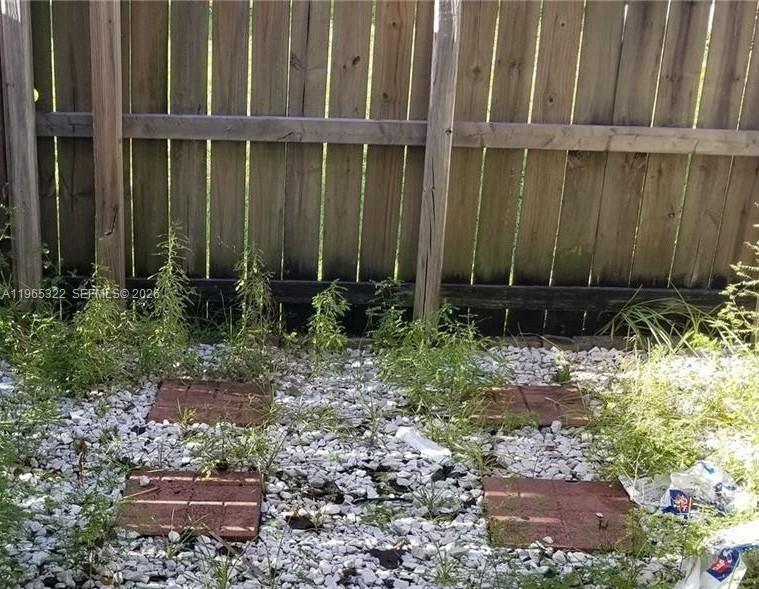 OLAS AZULES CONDO - Residential Lease