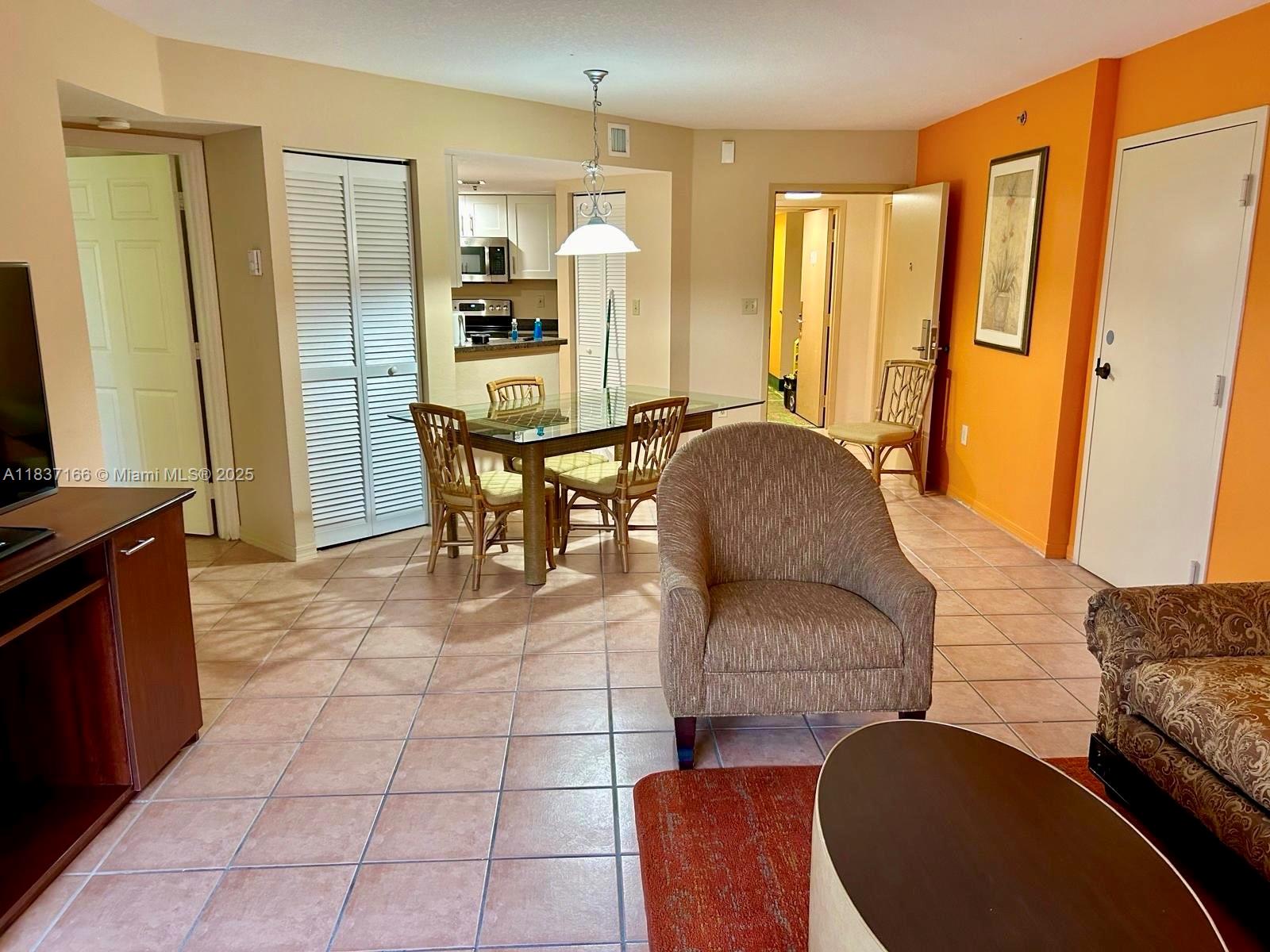 Very bright one-bedroom and one-bathroom apartments in Weston, fully furnished, with water, electricity, basic cable, and internet included. Don't miss this opportunity to live in a desirable area. Laundry in every floor and outside pool.