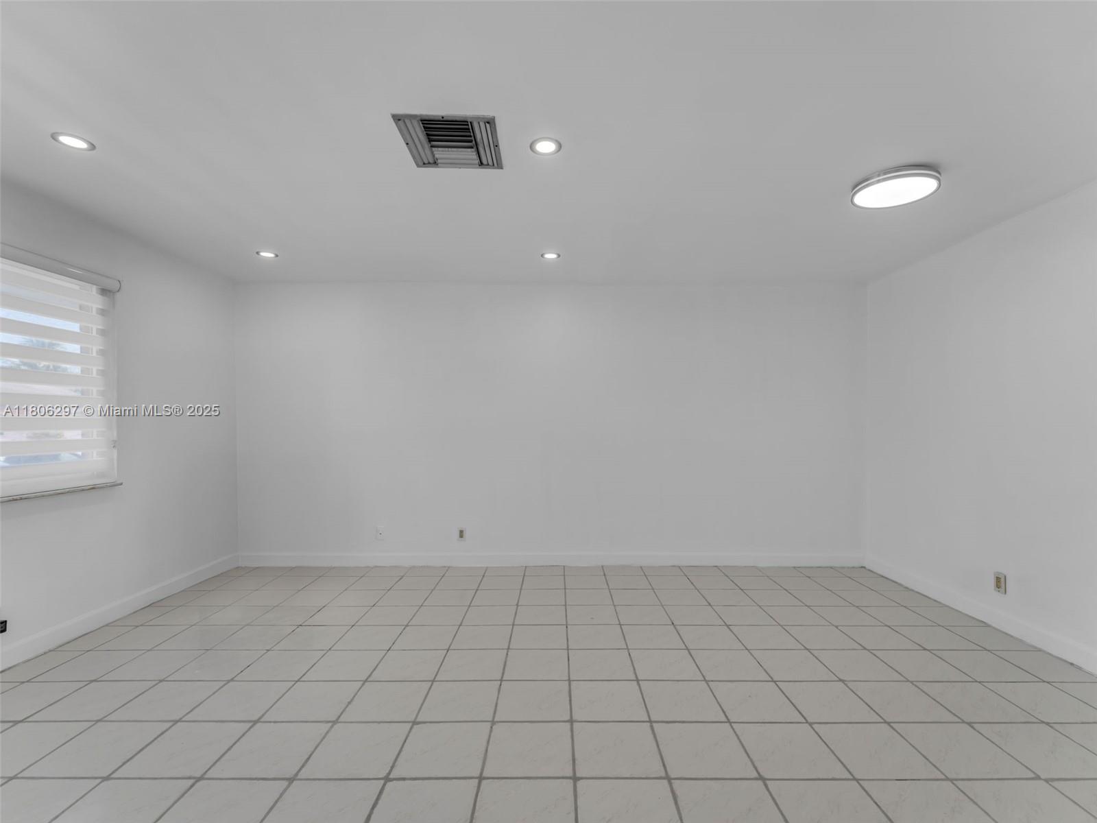 EVERGLADES SUGAR & LAND C - Residential Lease