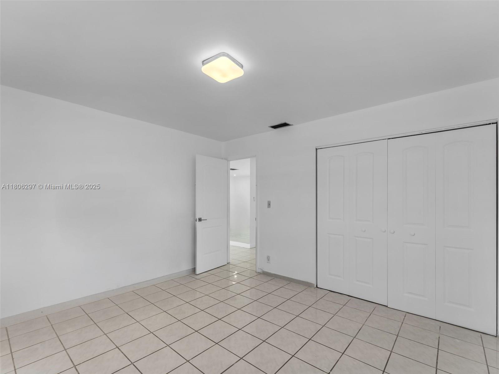EVERGLADES SUGAR & LAND C - Residential Lease